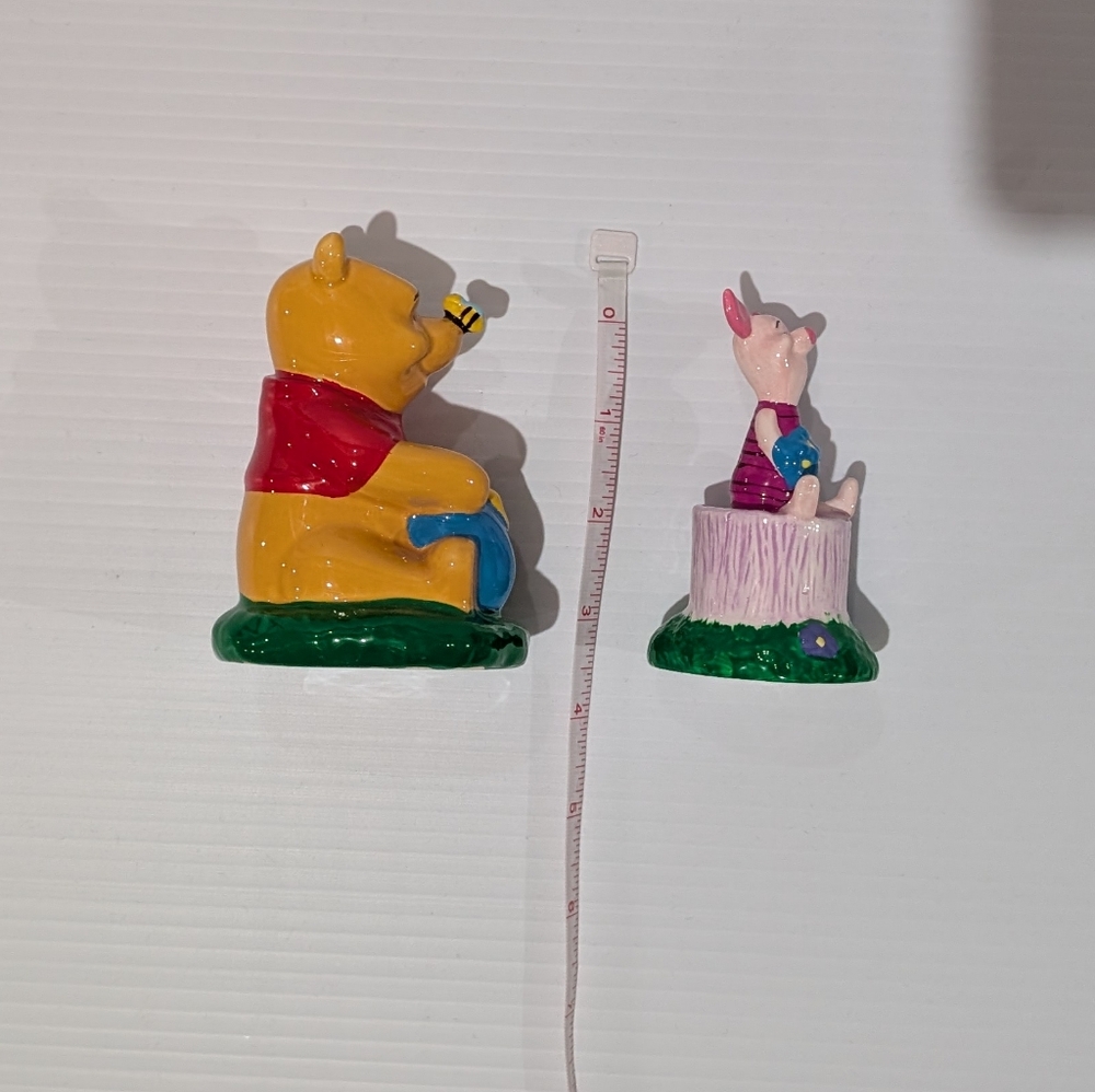 Winnie the Pooh and Piglet Salt And Pepper Shakers - Picture 9 of 9
